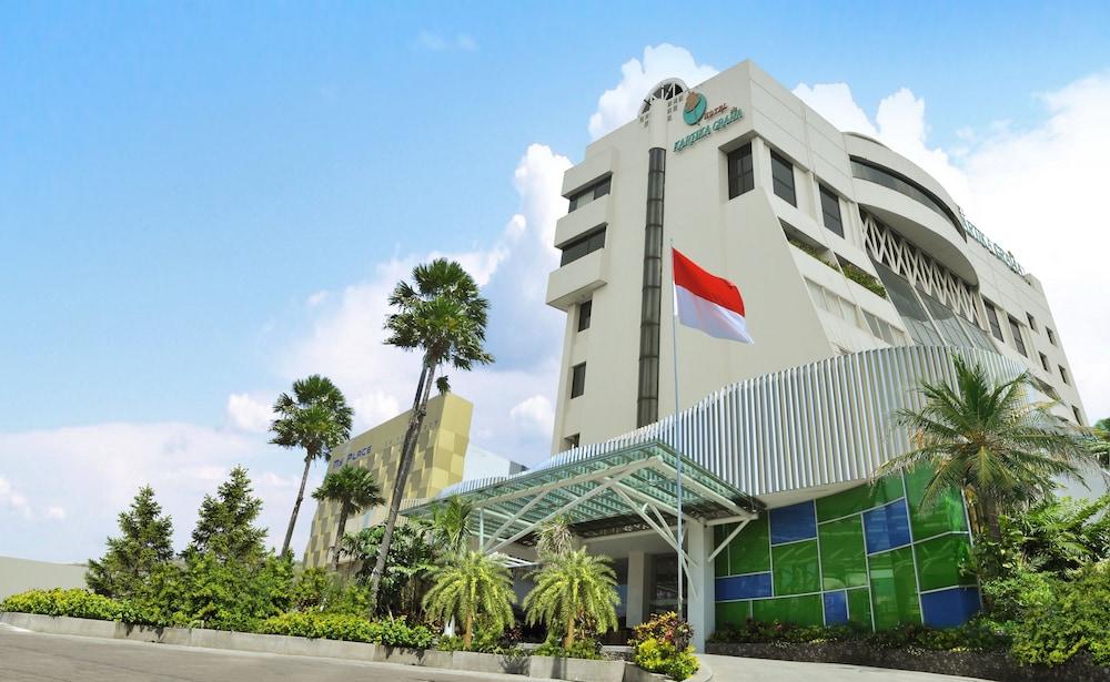 Lux Tychi Hotel Malang Exterior foto